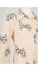 1970s Bow Novelty Print Cream Dagger Collar Blouse